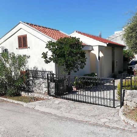 Apartment Basic Petrcane Εξωτερικό φωτογραφία