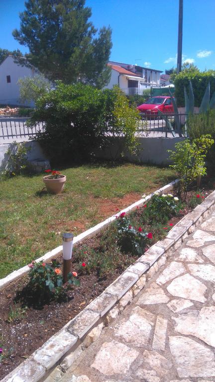 Apartment Basic Petrcane Εξωτερικό φωτογραφία