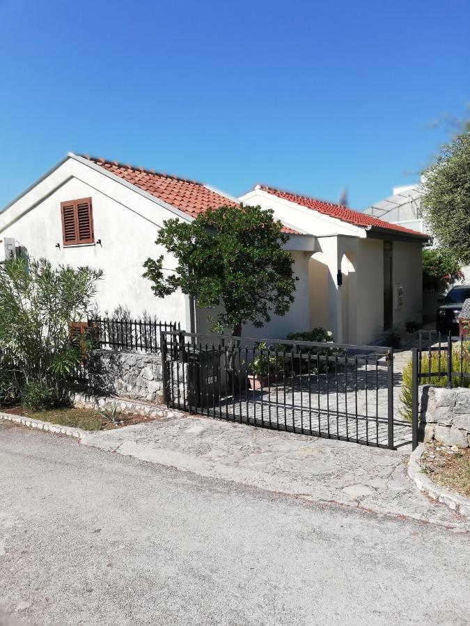 Apartment Basic Petrcane Εξωτερικό φωτογραφία